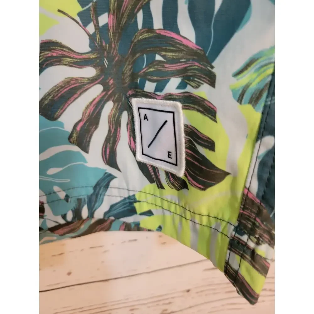 NWT American Eagle Multicolor Tropical Print‎ Board Shorts Men's Size Large